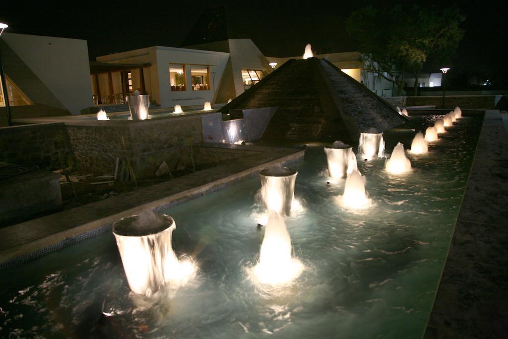 Sentosa Resorts & Water Park Chinchvad エクステリア 写真