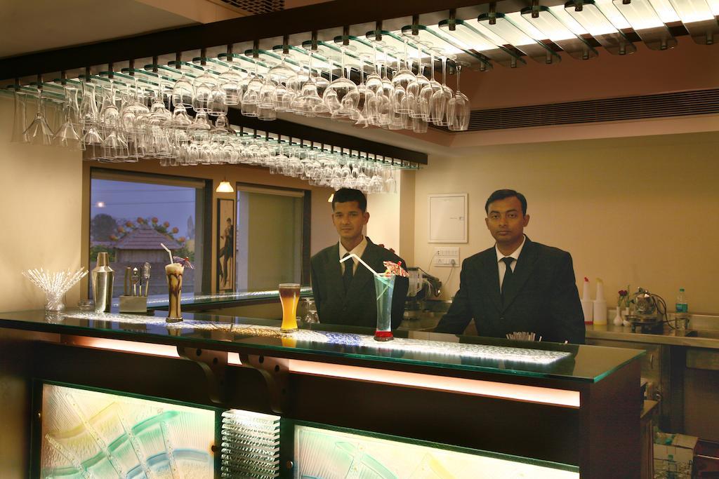 Sentosa Resorts & Water Park Chinchvad エクステリア 写真