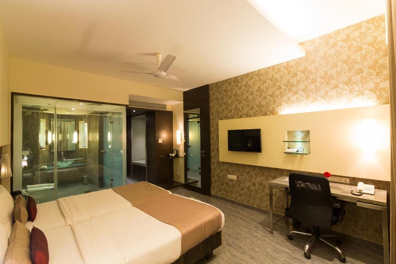 Sentosa Resorts & Water Park Chinchvad エクステリア 写真