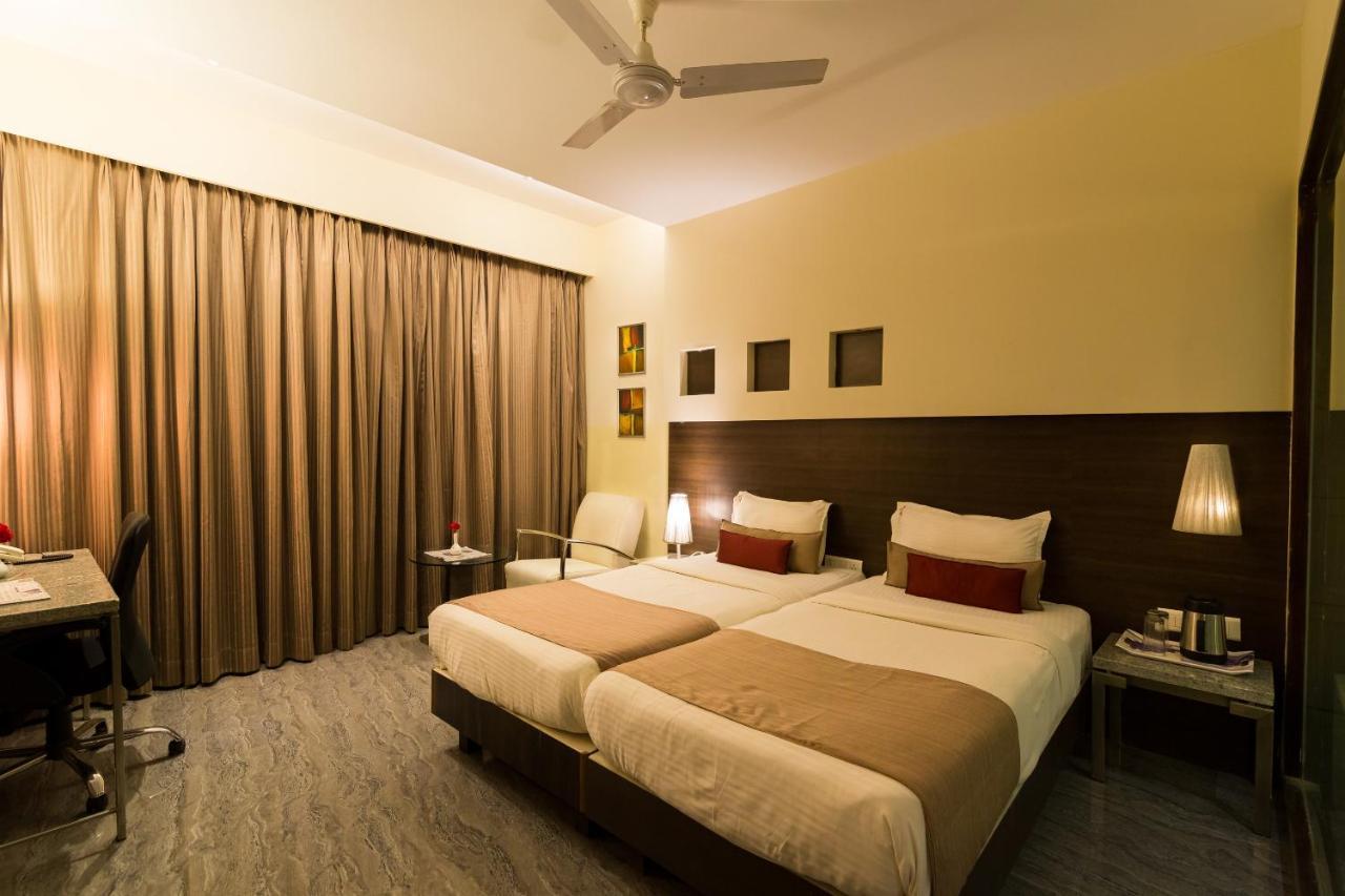 Sentosa Resorts & Water Park Chinchvad エクステリア 写真
